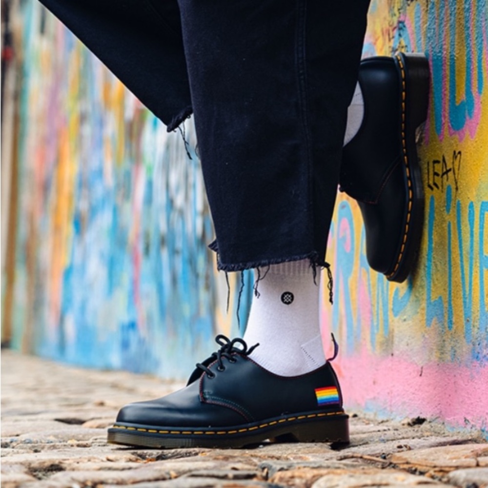 Dr Doc Martens PRIDE 1461 3 Eye Smooth Leather Oxford Shoe US M 9, L 10 - Picture 1 of 14